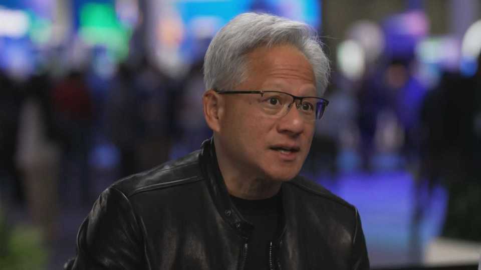 半岛体育注册网址-特朗普电话急召:黄仁勋飞往阿拉斯加追上总统专机